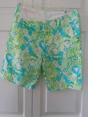 Lilly Pulitzer Blue & "It's A Zoo" Clipper Green and Pink Print Shorts Size 6
